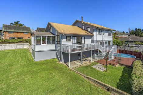 Photo of property in 92b Colwill Road, Massey, Auckland, 0614