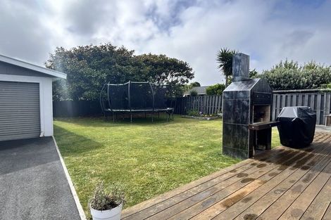 Photo of property in 5 Oriwa Street, Waikanae, 5036