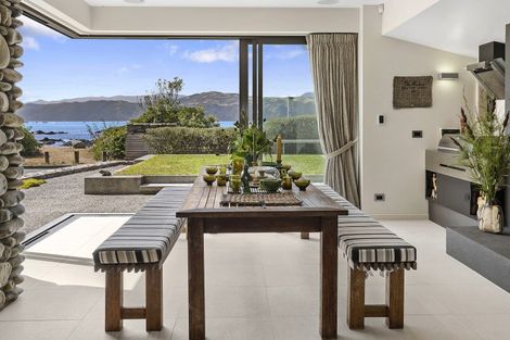 Photo of property in 160 Breaker Bay Road, Breaker Bay, Wellington, 6022