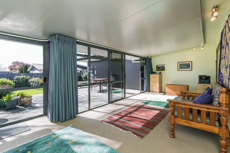 Photo of property in 2 Bale Place, Havelock North, 4130