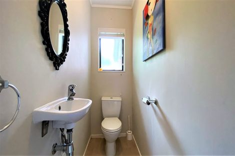Photo of property in 16 Cherub Place, West Harbour, Auckland, 0618
