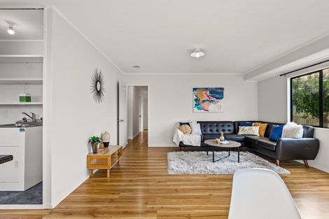 Photo of property in 2/12 Cameron Place, Ranui, Auckland, 0612