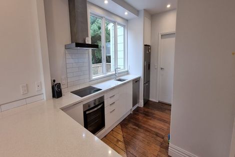 Photo of property in 131 Kelburn Parade, Kelburn, Wellington, 6012