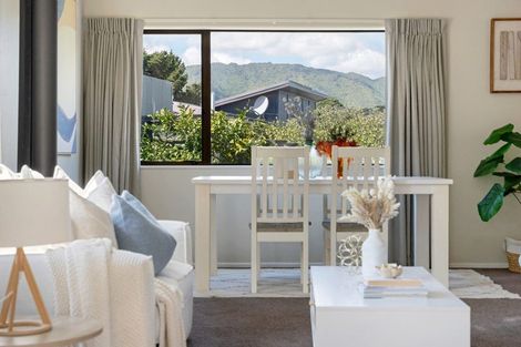 Photo of property in 25 Tobys Way, Waikanae Beach, Waikanae, 5036