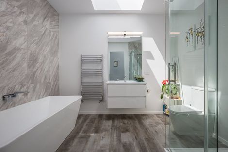 Photo of property in 55 Queen Charlotte Drive, Aotea, Porirua, 5024