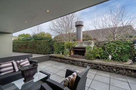 Photo of property in 26 Grahams Road, Ilam, Christchurch, 8041