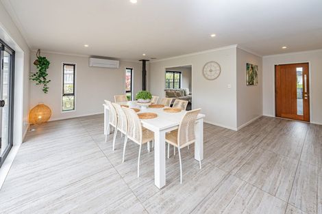 Photo of property in 13 Magnolia Crescent, Tawhero, Whanganui, 4501