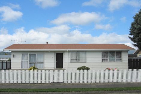 Photo of property in 25 Solway Street, Levin, 5510