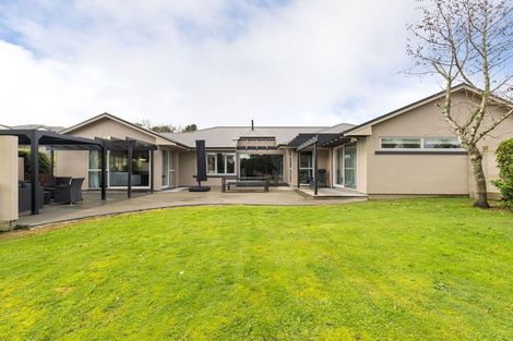 Photo of property in 37 La Lena Grove, Fitzherbert, Palmerston North, 4410