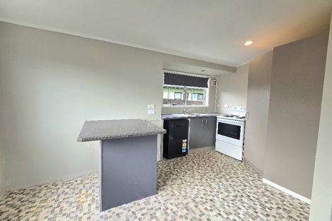 Photo of property in 5 Clayburn Road, Glen Eden, Auckland, 0602