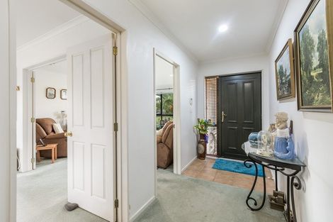 Photo of property in 69 Lothian Brae, Wattle Downs, Auckland, 2103