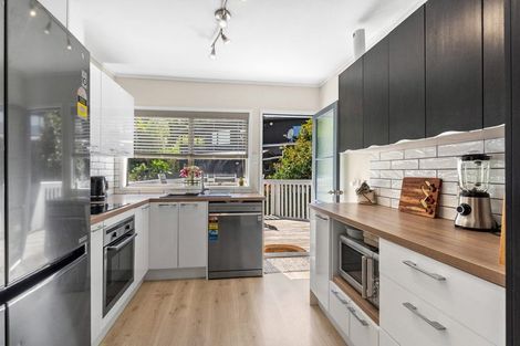 Photo of property in 15 Reynolds Place, Torbay, Auckland, 0630