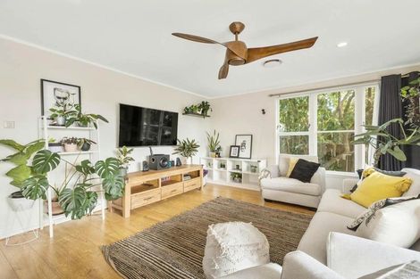 Photo of property in 47 Lysander Crescent, Beach Haven, Auckland, 0626