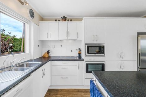 Photo of property in 4 Evelyn Road, Cockle Bay, Auckland, 2014