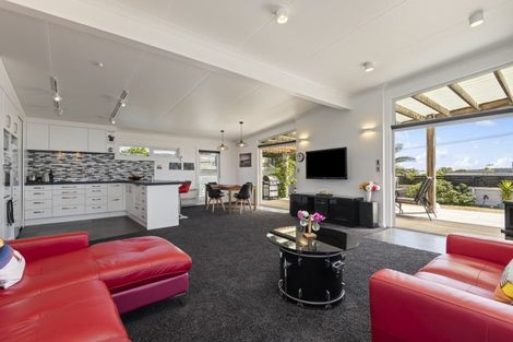 Photo of property in 41 Punga Street, Tangimoana, 4822