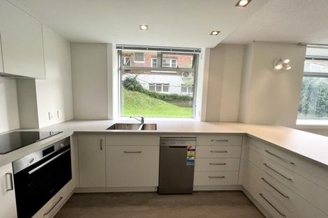 Photo of property in Jerningham Apartments, 20 Oriental Terrace, Oriental Bay, Wellington, 6011