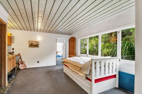 Photo of property in 1/51 Quinns Road, Waiatarua, Auckland, 0612