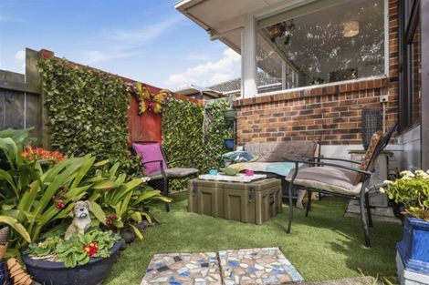 Photo of property in 2/39 Lake Road, Devonport, Auckland, 0624