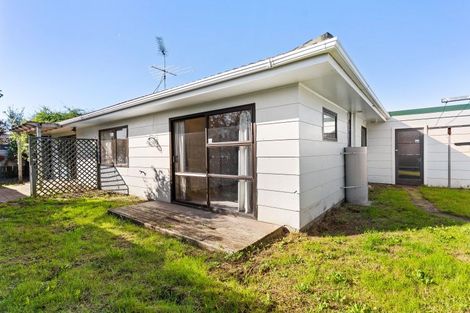 Photo of property in 2/9 Edmund Hillary Avenue, Papakura, 2110