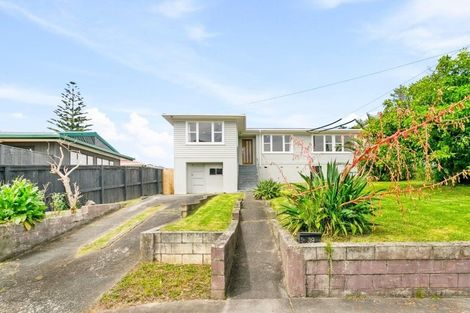 Photo of property in 39 Dundale Avenue, Blockhouse Bay, Auckland, 0600