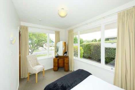 Photo of property in 12 Longmuir Street, Ilam, Christchurch, 8041