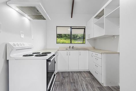 Photo of property in 4 Mayfair Place, Westown, New Plymouth, 4310