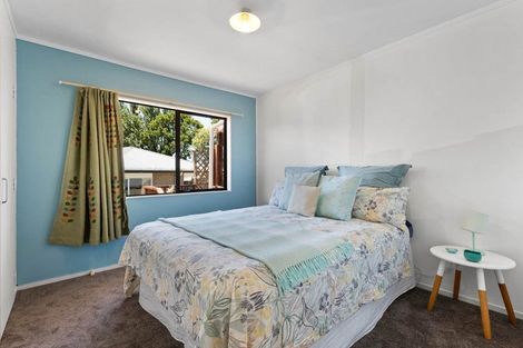 Photo of property in 2/13 Palmer Avenue, Glen Eden, Auckland, 0602