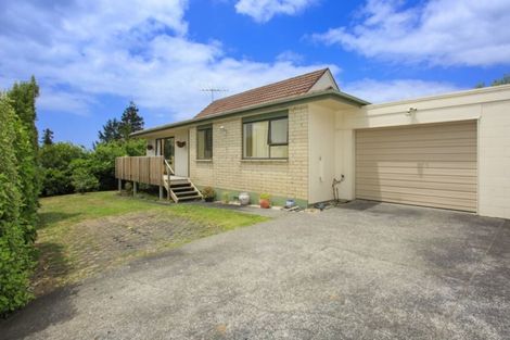 Photo of property in 2/6 Charmaine Road, Torbay, Auckland, 0630