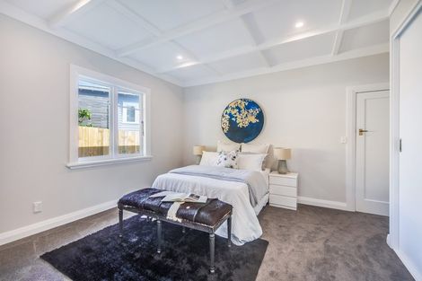 Photo of property in 21 Cambridge Road, Riverhead, 0820