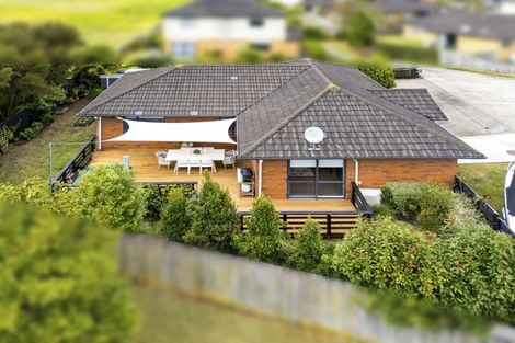 Photo of property in 21 Misty Valley Drive, Henderson, Auckland, 0612