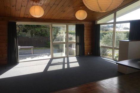 Photo of property in 10 Bahama Crescent, Paraparaumu Beach, Paraparaumu, 5032