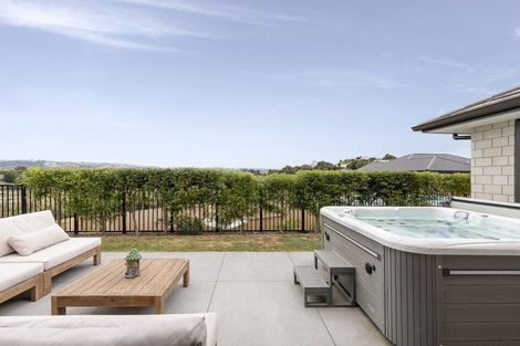 Photo of property in 8 Oyster Place, Omokoroa, 3114