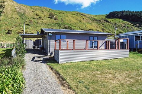 Photo of property in 269 Mataikona Road, Mataikona, Tinui, 5889