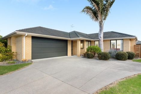 Photo of property in 718 Gloucester Road, Papamoa Beach, Papamoa, 3118
