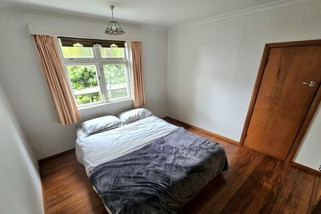 Photo of property in 19 Oxford Street, Martinborough, 5711