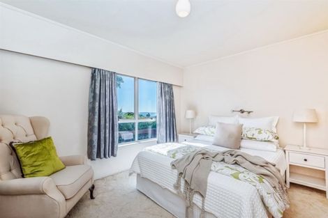 Photo of property in 1/104 Carlisle Road, Browns Bay, Auckland, 0632