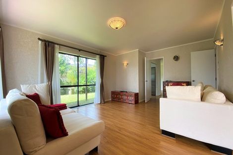 Photo of property in 16 Cherub Place, West Harbour, Auckland, 0618