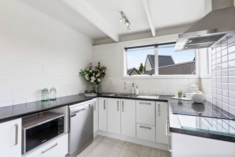 Photo of property in 3/20 Selwyn Road, Cockle Bay, Auckland, 2014