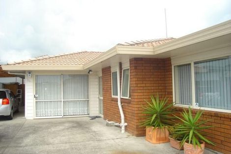 Photo of property in 1/3 Caribbean Drive, Unsworth Heights, Auckland, 0632