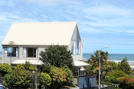 Photo of property in 2 Stanton Crescent, Karoro, Greymouth, 7805