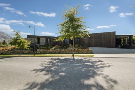 Photo of property in 5 Forest Heights, Wanaka, 9305