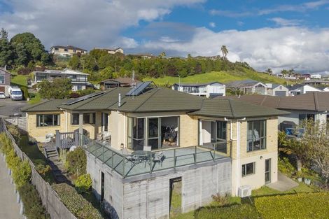 Photo of property in 35 Estuary View Road, Welcome Bay, Tauranga, 3112