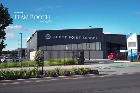 Photo of property in 8/1 Genevieve Lane, Hobsonville, Auckland, 0616