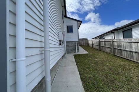 Photo of property in 10 Takurua Terrace, Orewa, 0931