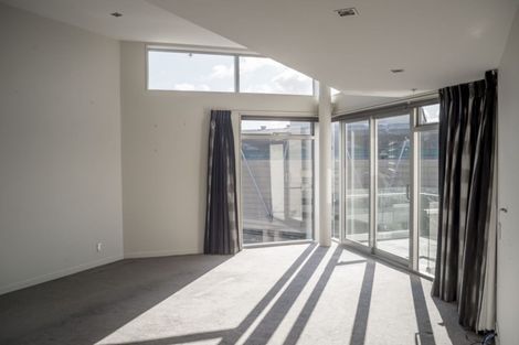 Photo of property in Piermont Apartments, 8a/82 Cable Street, Te Aro, Wellington, 6011