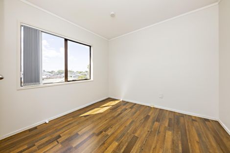 Photo of property in 71 Etherton Drive, Weymouth, Auckland, 2103