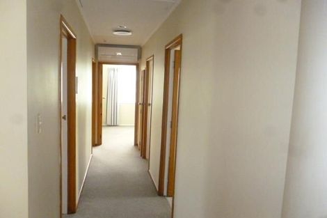 Photo of property in 18 Maroubra Place, Botany Downs, Auckland, 2010