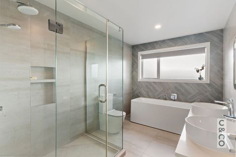 Photo of property in 37 Nobilo Road, Kumeu, 0810