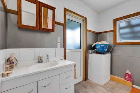 Photo of property in 42 Whakapaki Street, Urenui, 4375