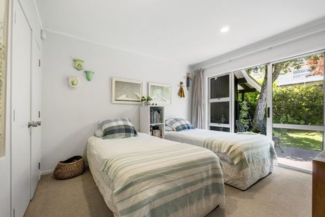 Photo of property in 1/41 Ravenwood Drive, Forrest Hill, Auckland, 0620